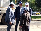 В рамках партийного проекта «Безопасные дороги» Одинцовские единороссы проверили качество ремонта дорожного покрытия на дублере Можайского шоссе
