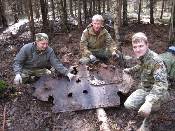 В деревне Носоново провели исследование места предполагаемого военного захоронения, Август
