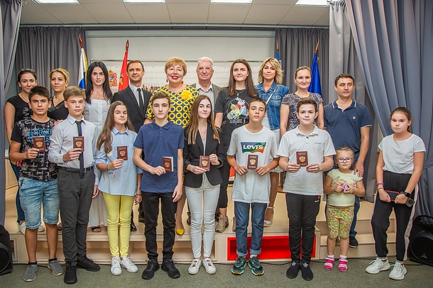 Свои первые паспорта получили 19 жителей Одинцовского городского округа, Август