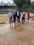 В рамках партийного проекта «Новая школа» Одинцовские единороссы проверили ремонт школы и детского сада в Звенигороде