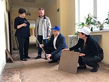 В рамках партийного проекта «Новая школа» Одинцовские единороссы проверили ремонт школы и детского сада в Звенигороде