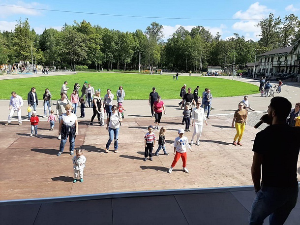В Одинцовском парке культуры, спорта и отдыха проводятся бесплатные танцевальные мастер-классы, Август