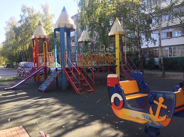 Единороссы приняли участие в открытии обновленной детской площадки в Звенигороде, Сентябрь