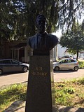 Памятник А. П. Чехову открыли после реставрации в Звенигороде