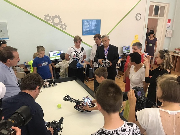 В рамках проекта «Новая школа» в Звенигороде открыли новый кабинет робототехники, Сентябрь