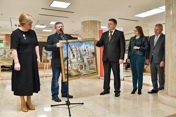 На выставке «Золотое Подмосковье» в Мособлдуме представлена картина Саввино-Сторожевского монастыря в Звенигороде, Сентябрь