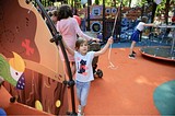 Андрей Иванов открыл детскую игровую площадку «Космический корабль» в Звенигороде