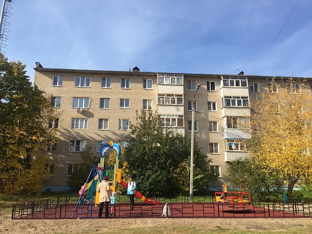 Две детские площадки модернизировали в Звенигороде, Октябрь