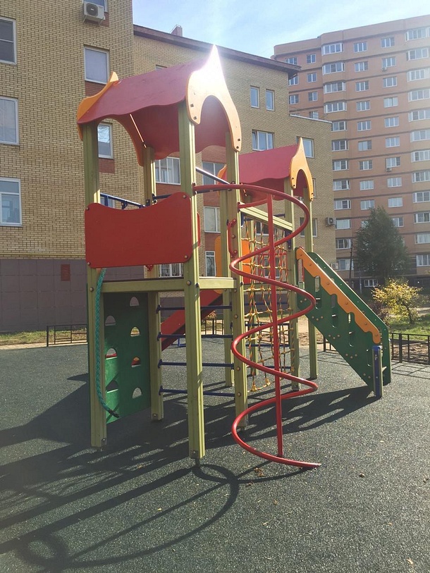 Две детские площадки модернизировали в Звенигороде, Октябрь