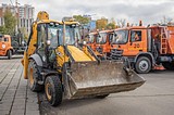 Андрей Иванов поручил к 31 октября обеспечить готовность спецтехники к безаварийной эксплуатации в осенне-зимний период
