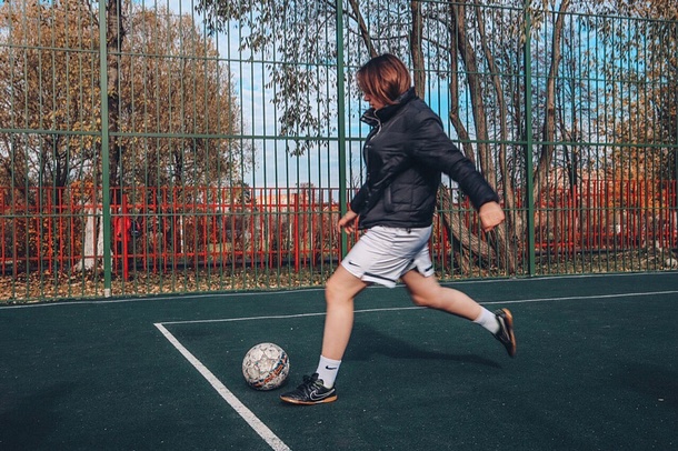 В рамках «Детского спорта» партийцы проконтролировали модернизацию спортплощадки в Голицыно, Октябрь