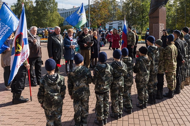 Сторонники партии напутствовали участников патриотического горного похода по Северному Кавказу, Октябрь