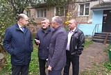 Александр Баранов провел выездную проверку ремонта подъездов в Кубинке