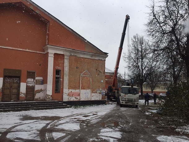 Партийцы взяли на контроль реконструкцию Звенигородского манежа, Ноябрь