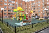 Дворовая территория с детской площадкой открылась в санатории имени Герцена