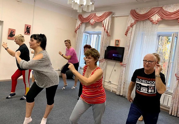 Занятия танцами проходят в Звенигороде в рамках проекта «Активное долголетие», Ноябрь