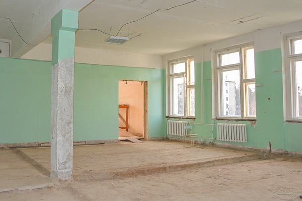 Дмитрий Голубков проверил ход капитального ремонта в Новогородковской школе, Ноябрь