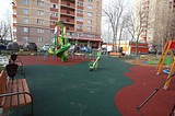 Андрей Иванов проверил качество благоустройства двора по улице Советская в Голицыно