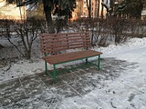 В 8 микрорайоне Одинцово напротив памятника Ленину установили временные скамейки