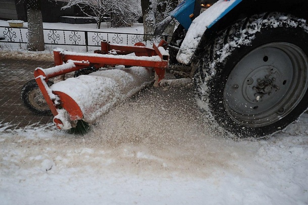 Уборка текст 2, В Одинцовском округе за выходные очистили от снега более миллиона квадратных метров дорог