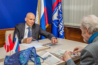 Вопросы ЖКХ обсудили на личном приеме Дмитрия Голубкова
