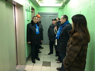 Ход работ по замене лифтов в домах Одинцово проверили местные единороссы