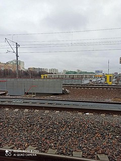 Переход железнодорожных путей в неустановленном месте запрещен