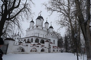 Порядка 40 участников клуба «Активное Долголетие» посетили музей-заповедник Пушкина в Больших Вяземах