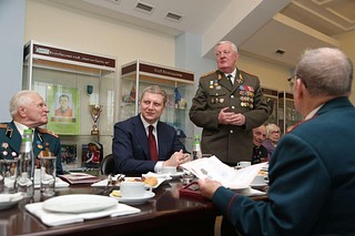 Андрей Иванов наградил ветеранов юбилейными медалями «75 лет Победы в Великой Отечественной войне»
