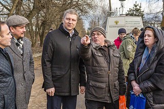 На террритории вблизи предприятия «ДорХан» заработала мобильная лаборатория по проверке качества воздуха