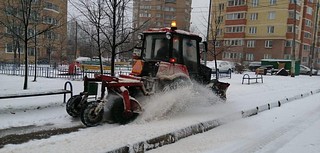 В уборке снега в Одинцовском округе задействовано около 350 человек и 90 единиц техники