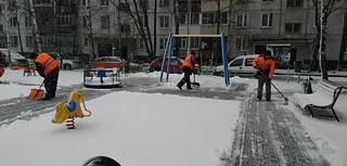 В уборке снега в Одинцовском округе задействовано около 350 человек и 90 единиц техники