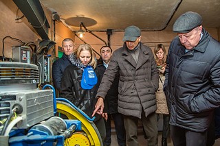 Дмитрий Голубков проверил качество замены лифтового оборудования на улице Северная