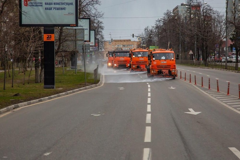 Весенняя уборка дорог в Одинцовском округе продолжается, Апрель