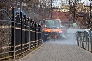 Весенняя уборка дорог в Одинцовском округе продолжается
