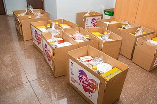 Сотрудникам сферы ЖКХ раздали 1200 продуктовых наборов в Одинцовского округе