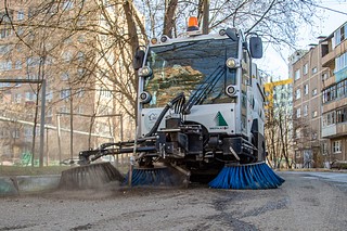 Плановая весенняя уборка дорог общего пользования продолжается в Одинцовском округе