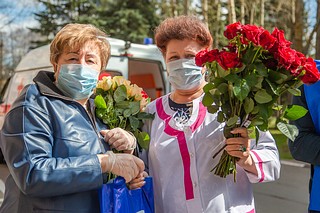 Более 1200 килограммов фруктов вручили медикам одинцовской Скорой помощи в их профессиональный праздник