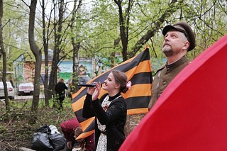 В Одинцовском округе участников войны поздравляют выездные агитбригады