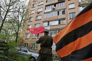 В Одинцовском округе участников войны поздравляют выездные агитбригады