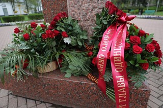 Андрей Иванов, Оксана Пушкина и Лариса Лазутина приняли участие в памятных мероприятиях в честь Дня Победы