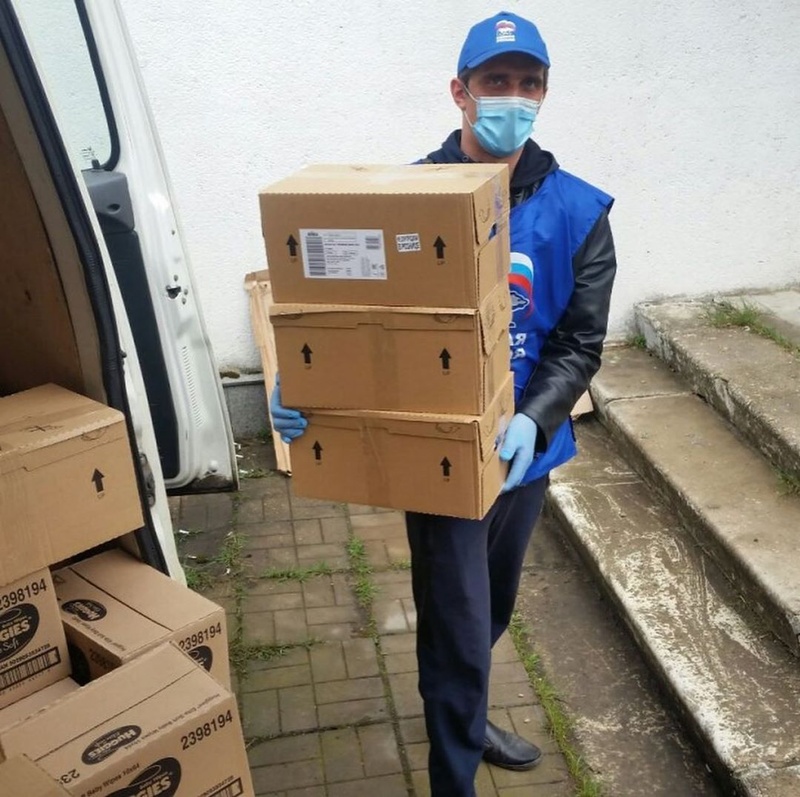 Более 20 кубометров товаров для семей с детьми привезли волонтеры в Одинцово, Май