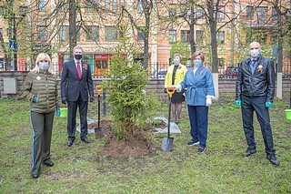 Одинцовские партийцы приняли участие в акции «Сад Памяти»