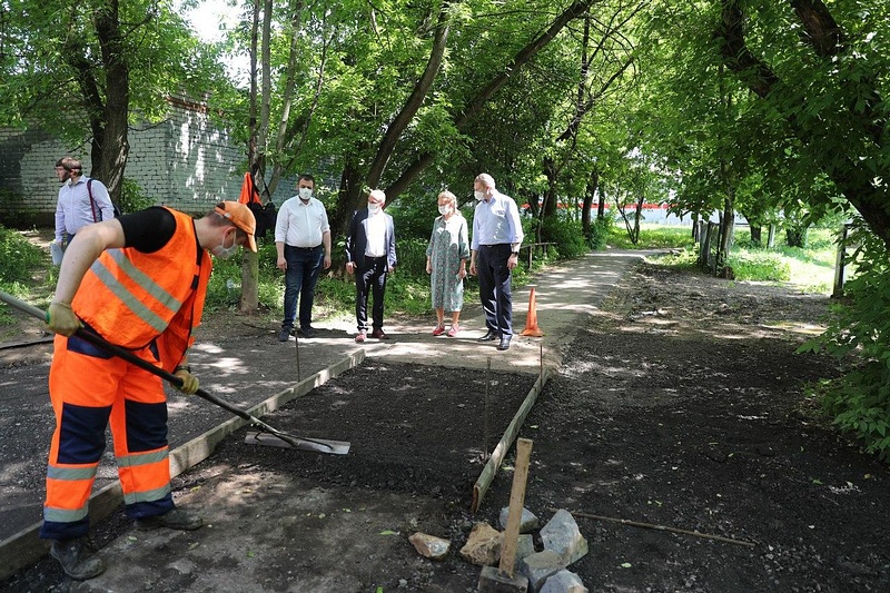 Ход ямочного ремонта в Одинцово проверили Ольга Забралова и Андрей Иванов, Июнь