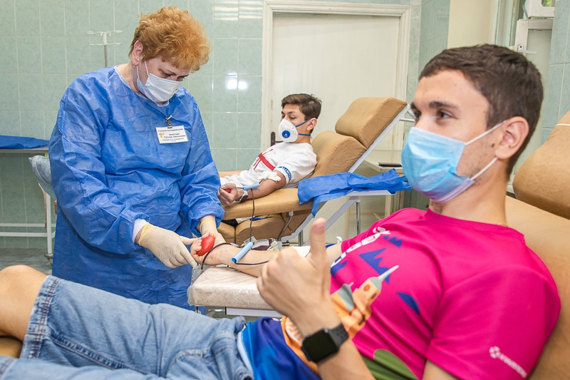 Доноры текст 1, Представители Одинцовского молодёжного центра посетили отделение переливания крови
