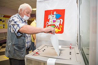 В Одинцовском городском округе продолжается голосование по вопросу одобрения изменений в Конституцию РФ