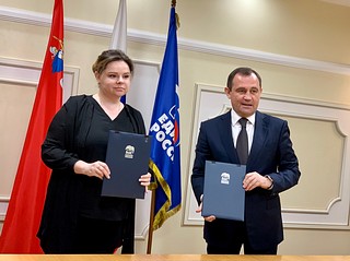 «Единая Россия» и Общественная палата подписали соглашение о наблюдении за голосованием по Конституции
