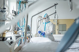 На лечении в медучреждениях округа остаются 835 COVID-инфицированных пациентов
