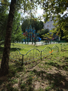Улица М. Бирюзова у дд. 14, 16, 18