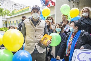 Волонтёры передали книги для «Доброй комнаты» в Одинцово